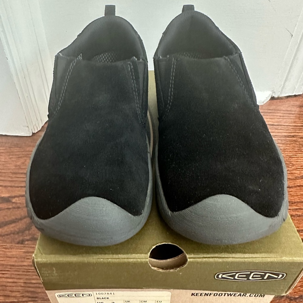 New Keen Kids Size 3 Black Suede Slip-on Shoe